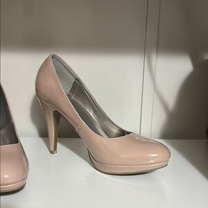 Elegant Nude Pumps Worthington heels